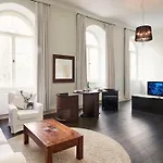 Kavaliershaus Schloss Bluecher Am Finckenersee 3* Fincken