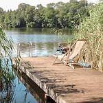فندق Kavaliershaus Schloss Bluecher Am Finckenersee 3*