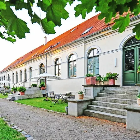 Kavaliershaus Schloss Bluecher Am Finckenersee Hotel
