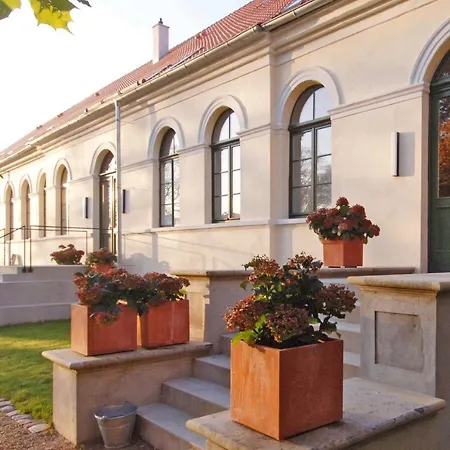 Hotel Kavaliershaus Schloss Bluecher Am Finckenersee 3*