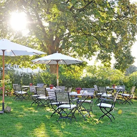 Kavaliershaus Schloss Bluecher Am Finckenersee Hotel 3*