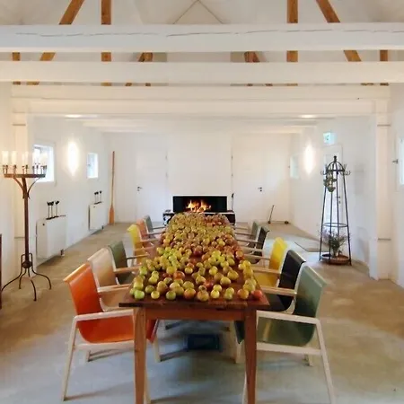 Kavaliershaus Schloss Bluecher Am Finckenersee 호텔 3*