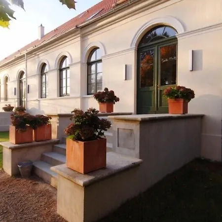 Kavaliershaus Schloss Bluecher Am Finckenersee فندق