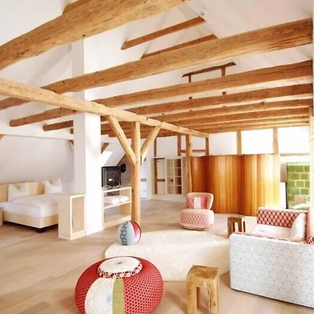 Kavaliershaus Schloss Bluecher Am Finckenersee Fincken