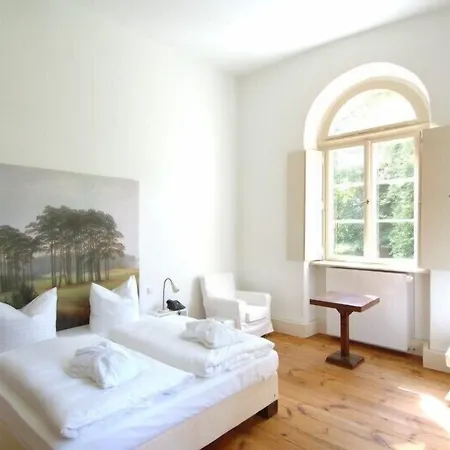 Kavaliershaus Schloss Bluecher Am Finckenersee