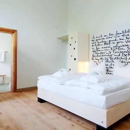 호텔 Kavaliershaus Schloss Bluecher Am Finckenersee 3*