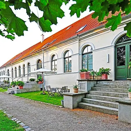 Kavaliershaus Schloss Bluecher Am Finckenersee 3* Fincken