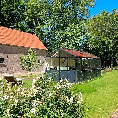 호텔 Kavaliershaus Schloss Bluecher Am Finckenersee 3*