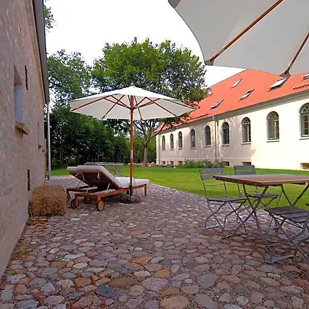 Kavaliershaus Schloss Bluecher Am Finckenersee 호텔 Fincken