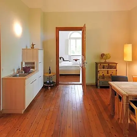 Kavaliershaus Schloss Bluecher Am Finckenersee 호텔 3*