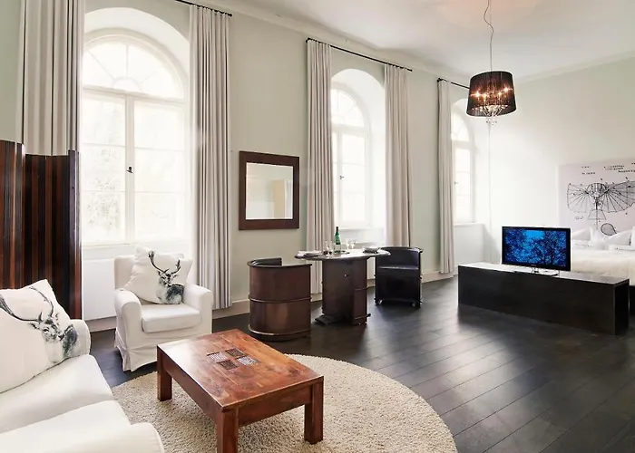 Kavaliershaus Schloss Bluecher Am Finckenersee 3* Fincken