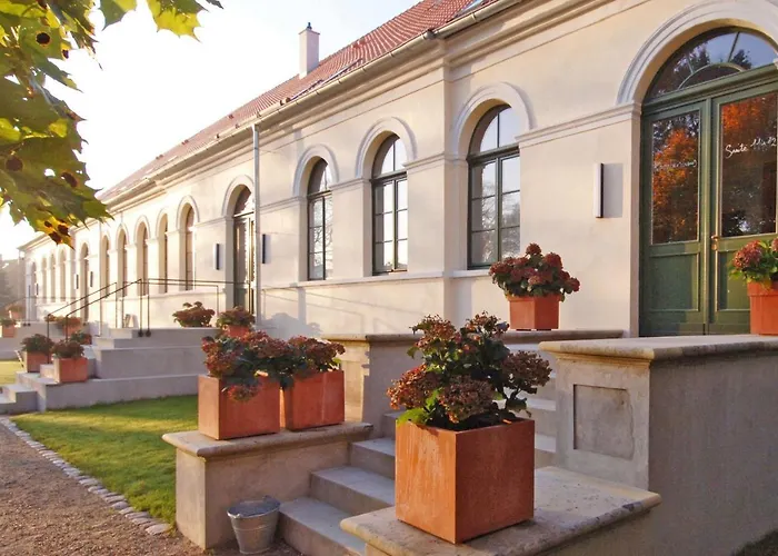 Hotel Kavaliershaus Schloss Bluecher Am Finckenersee 3*