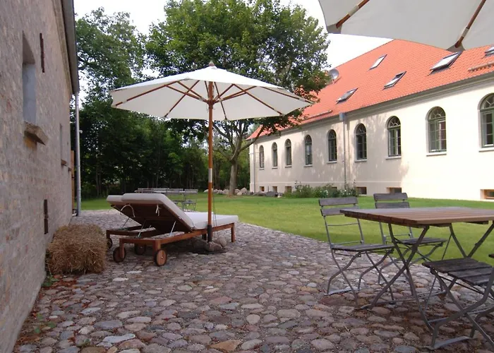 Kavaliershaus Schloss Bluecher Am Finckenersee 3*